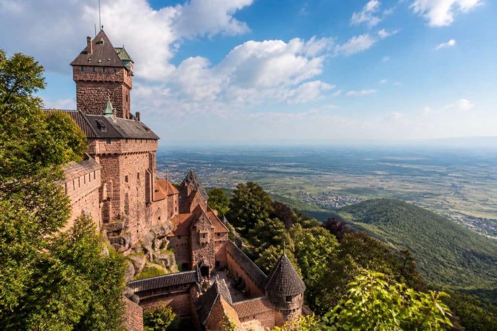 Déguster un verre de vin au Château du Haut-Koenigsbourg