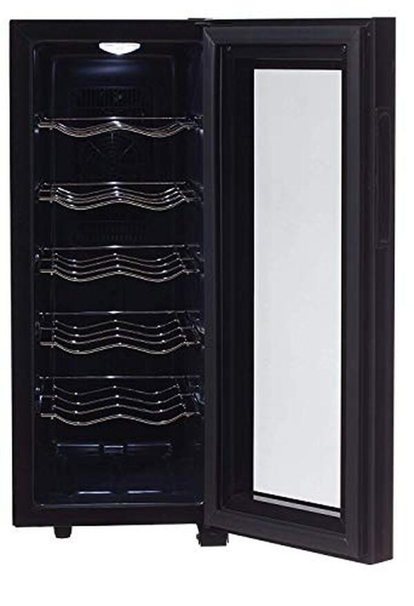 Découvrez notre test complet du mini-cave à vin Klarstein 33 litres : performances, design et luminosité. Trouvez la cave à vin compacte idéale pour votre maison. 