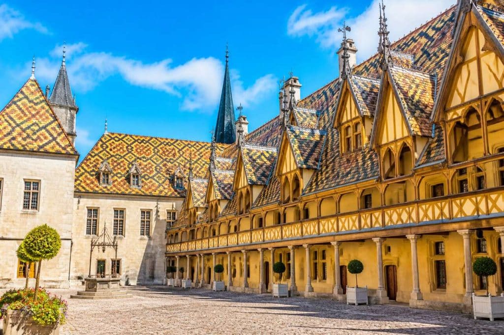 Hospices de Beaune : découvrez le tourisme œnologique en Bourgogne